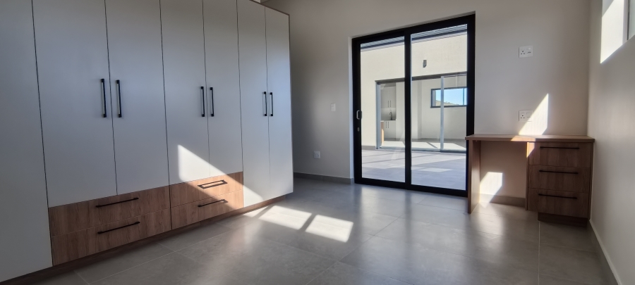 5 Bedroom Property for Sale in Outeniquasbosch Western Cape